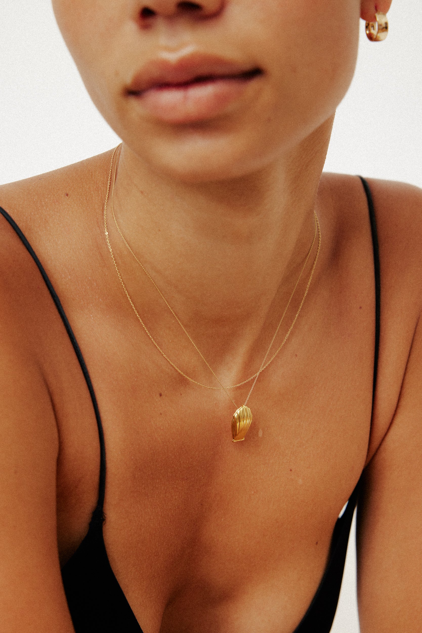 Madeleine Photo Locket Gold