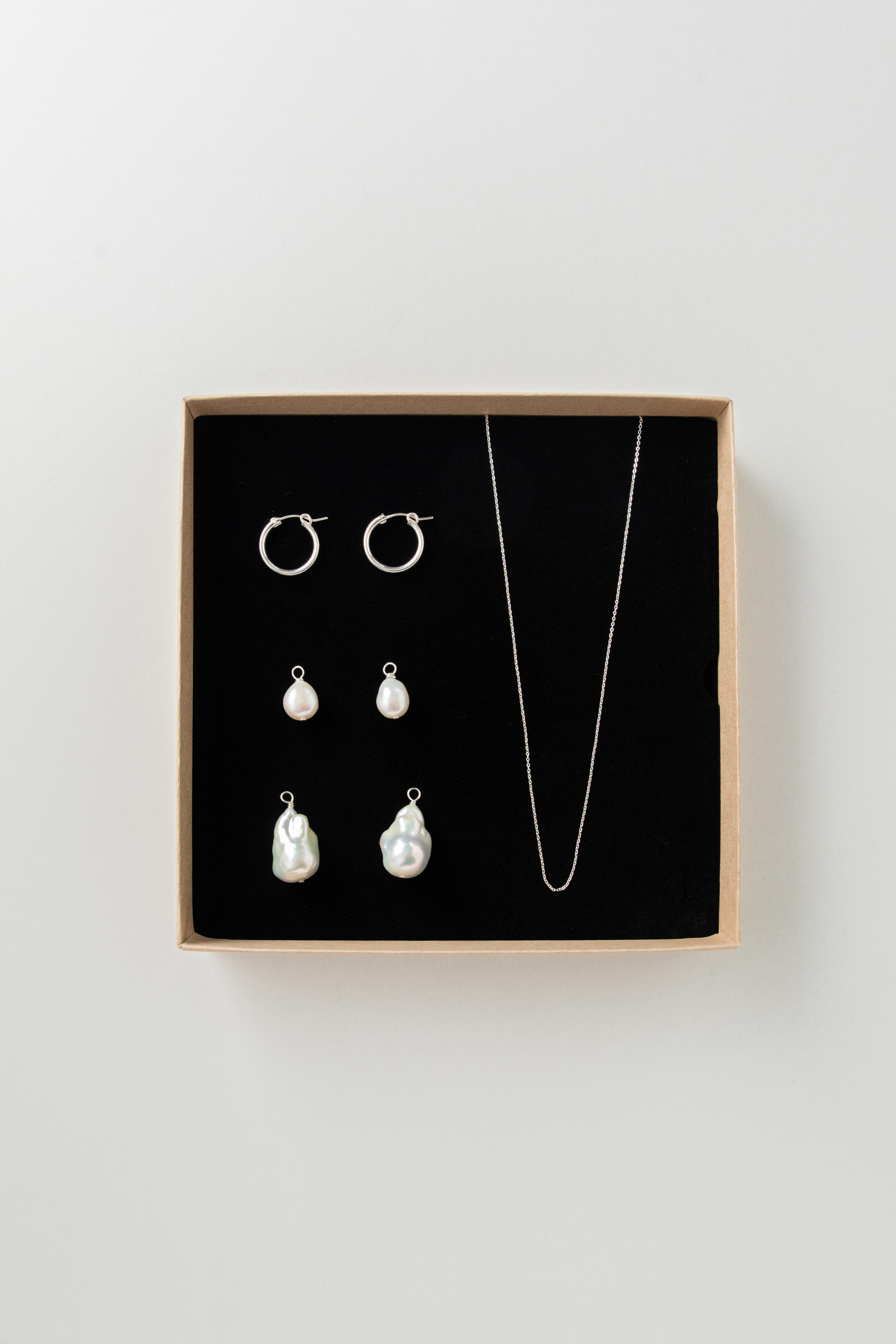 Aida Capsule Jewellery Box