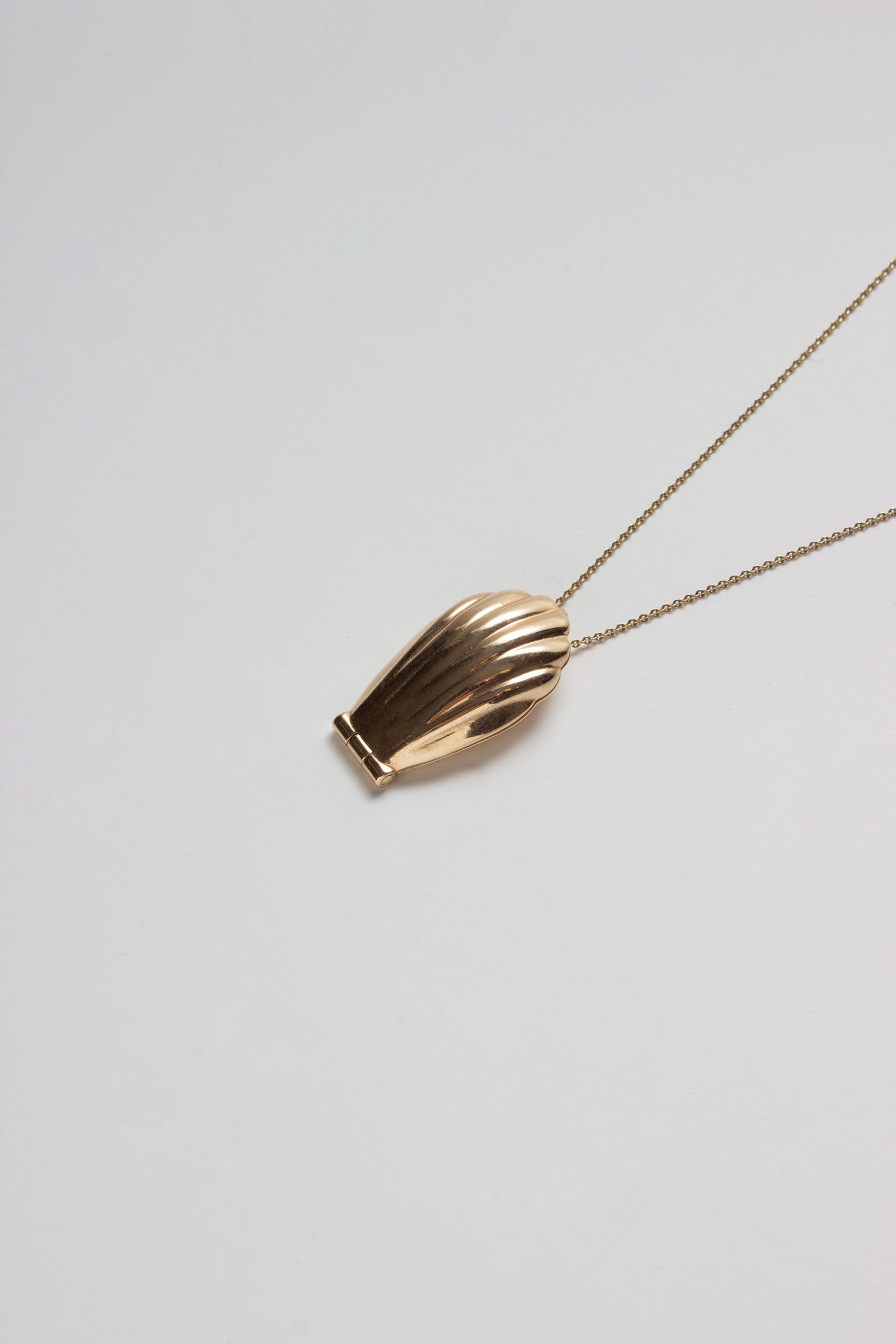 Madeleine Photo Locket 14K Gold