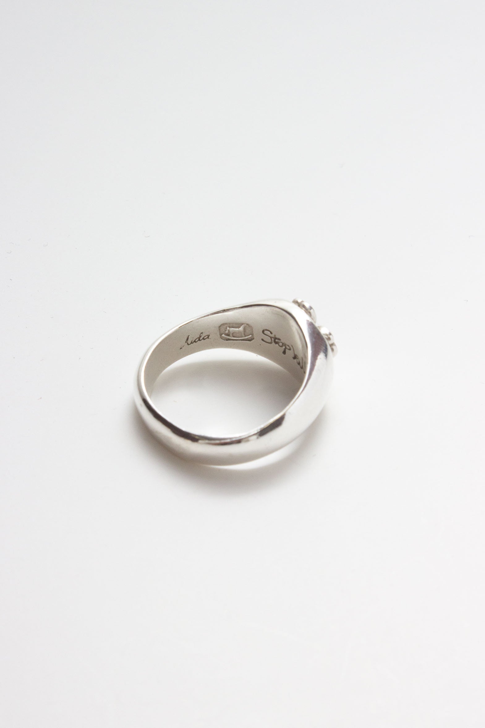 Aida Signet Ring with Lucky Clover