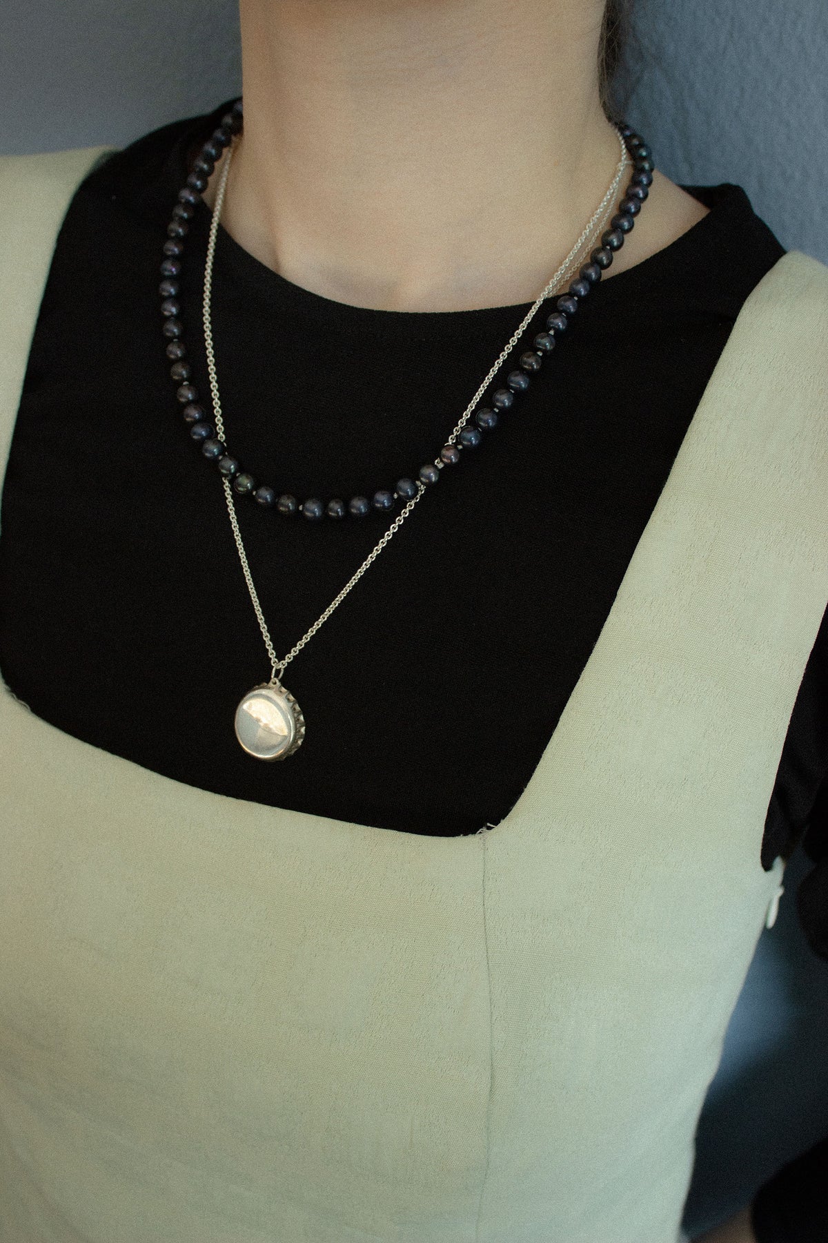 Archive Sale Necklace 07 (dark round classic pearls)