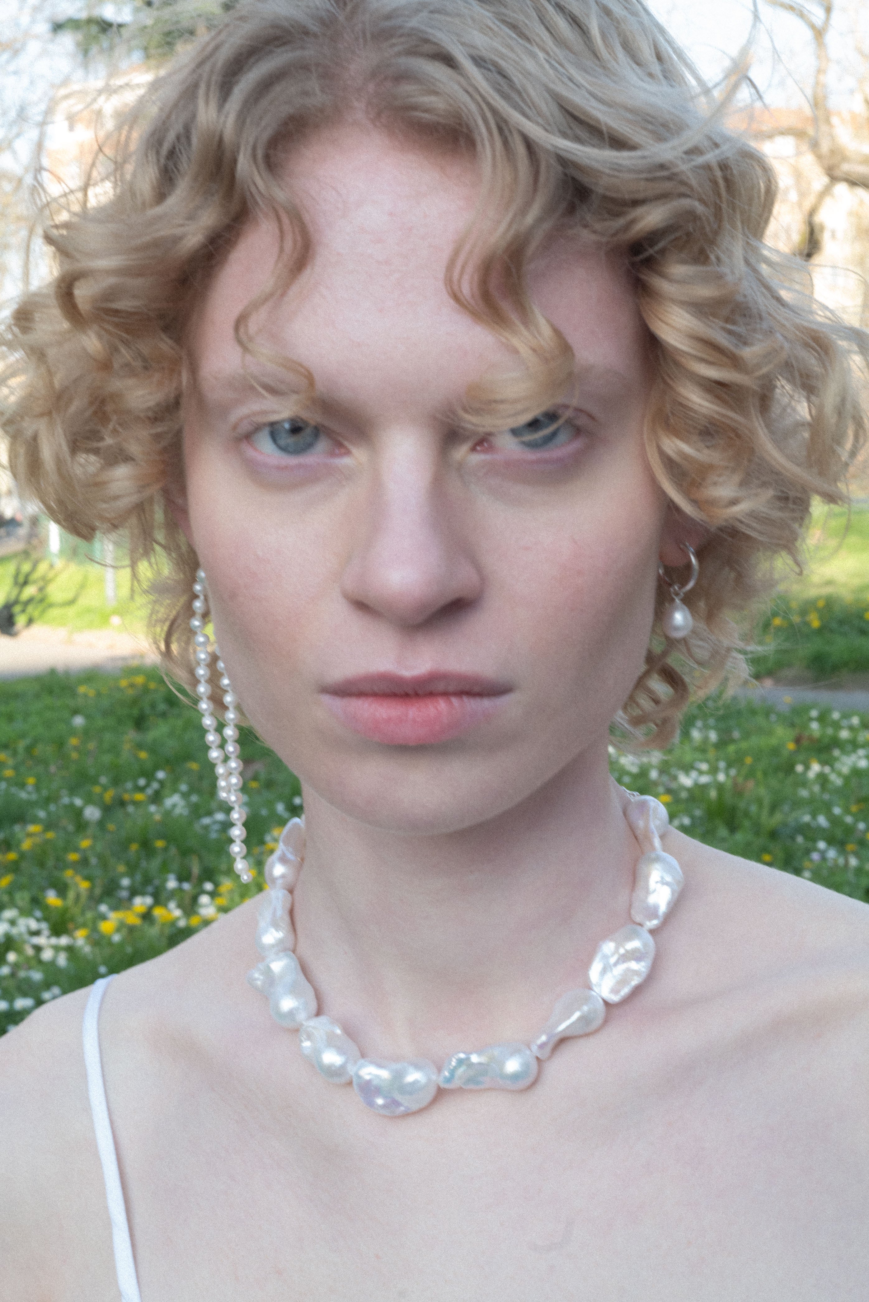 Darya Earrings White