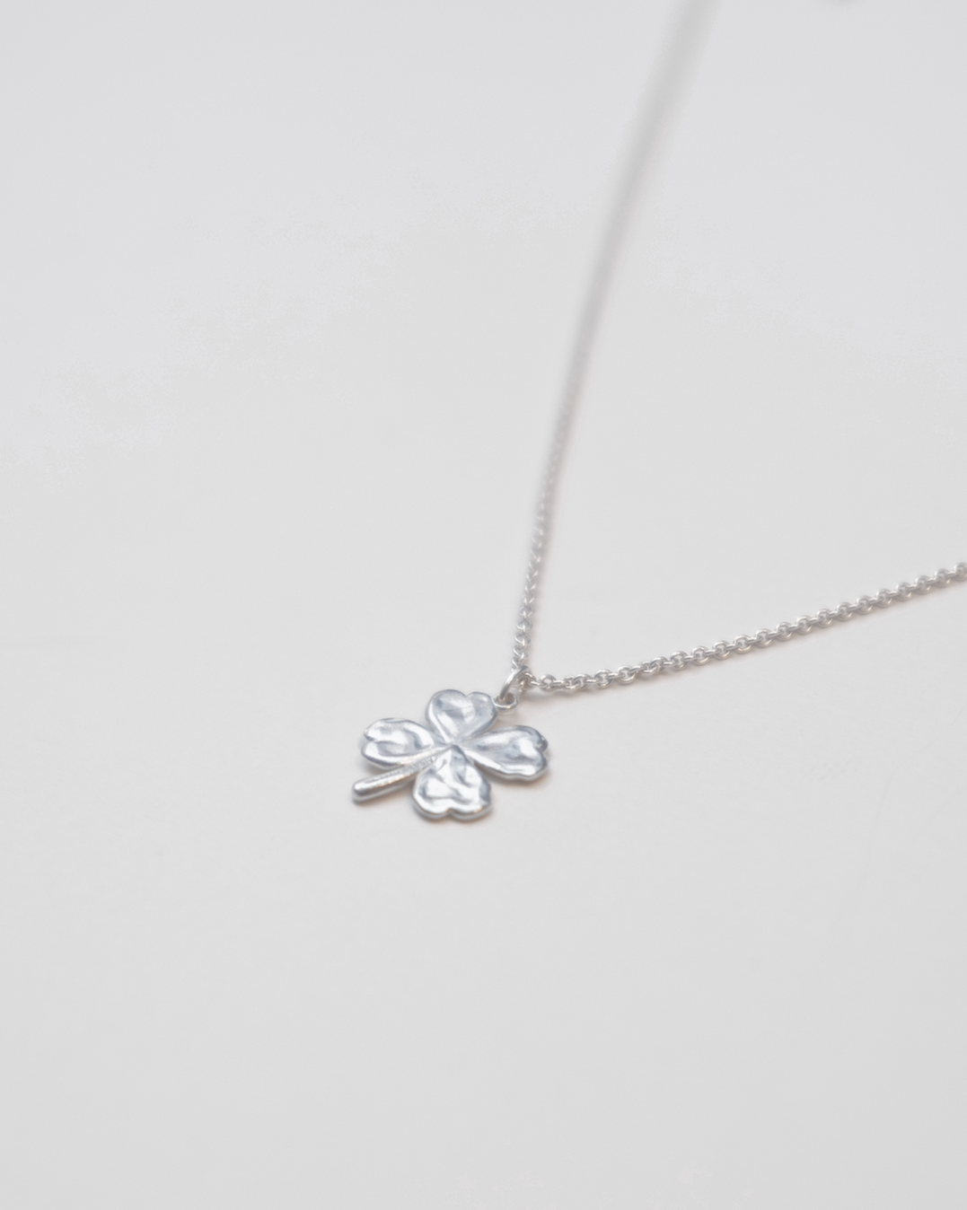 Aida x Hypend Lucky Clover Necklace Silver