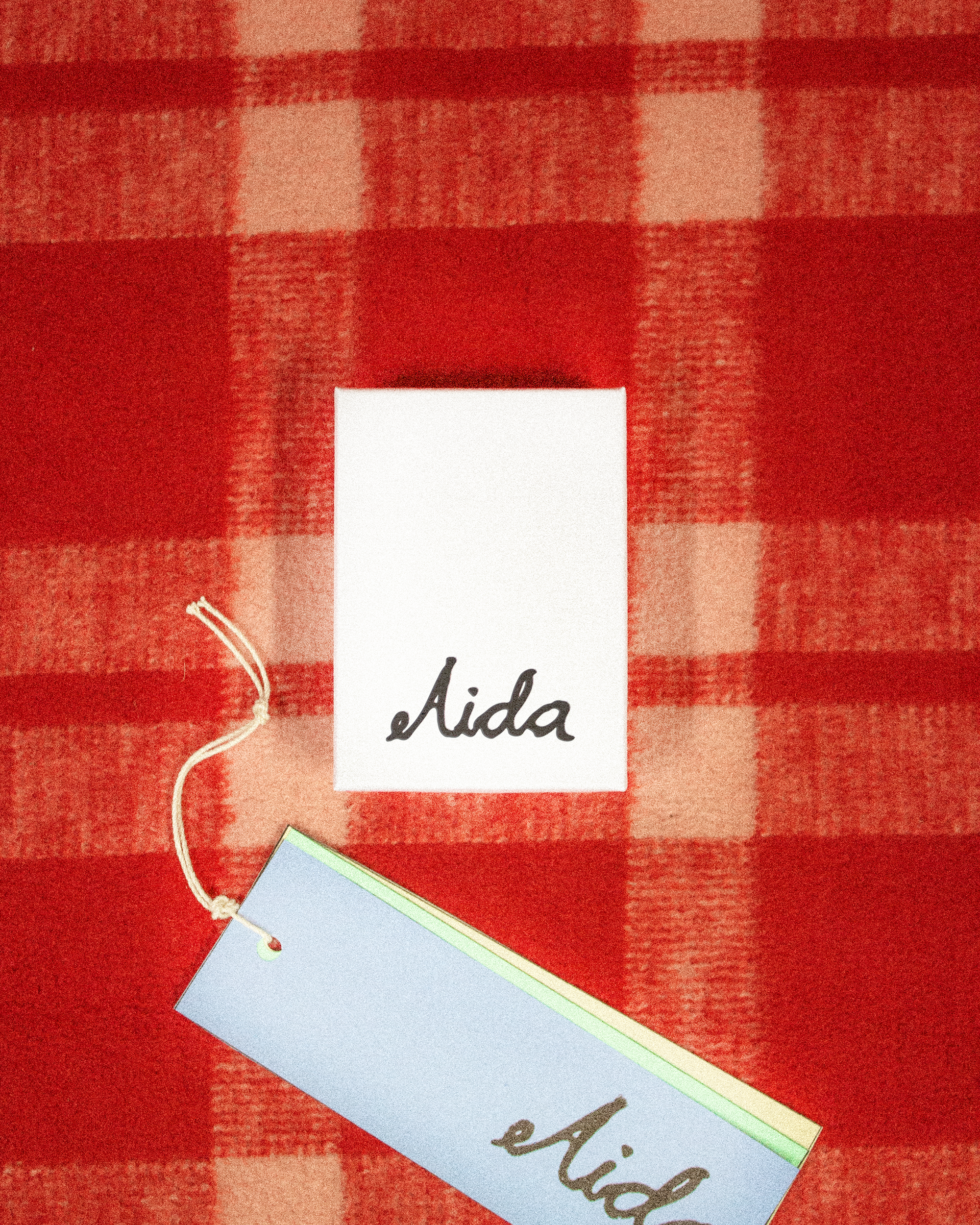 Darya Earrings White