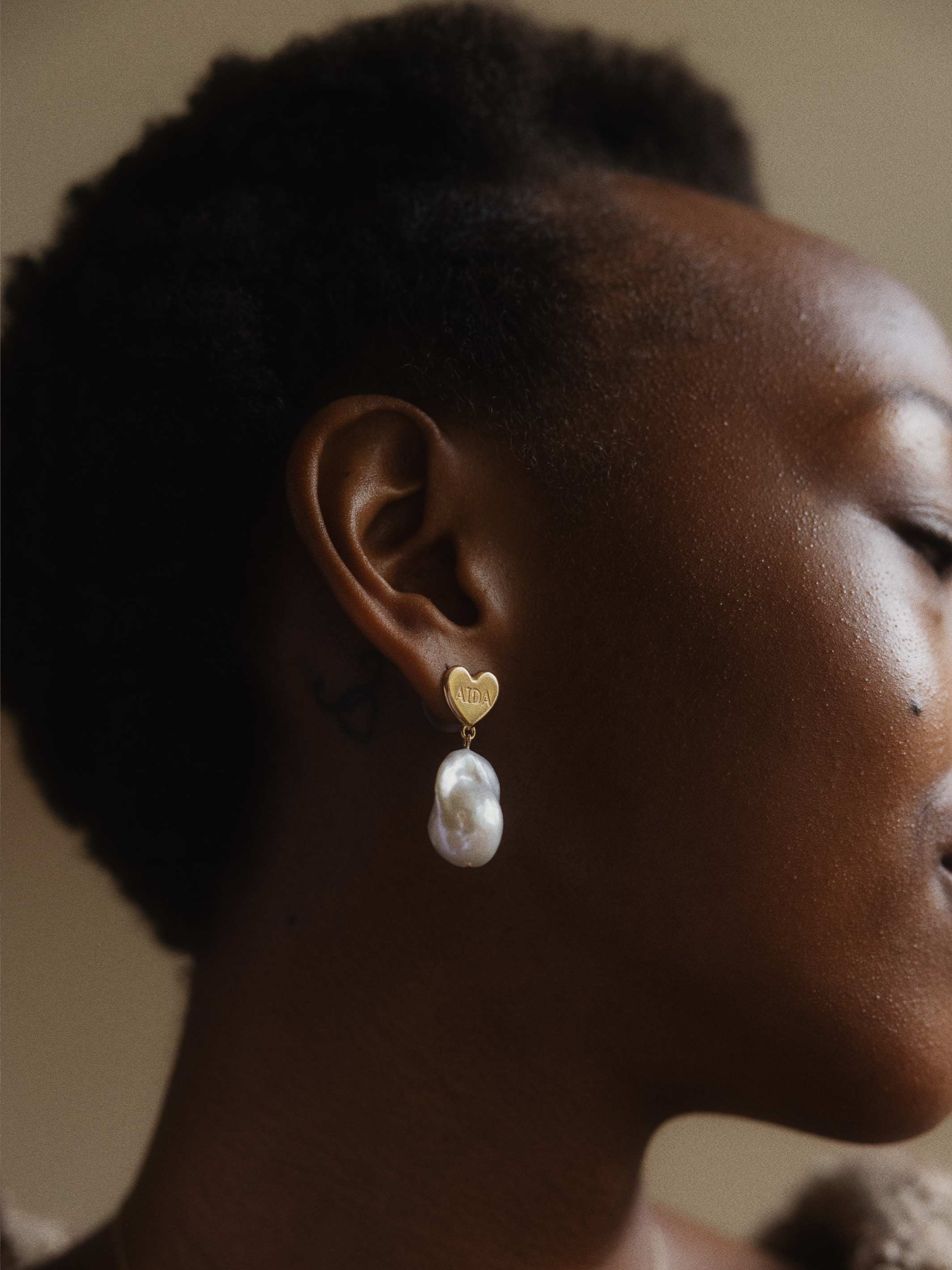 Aida Heart Pearl Earrings