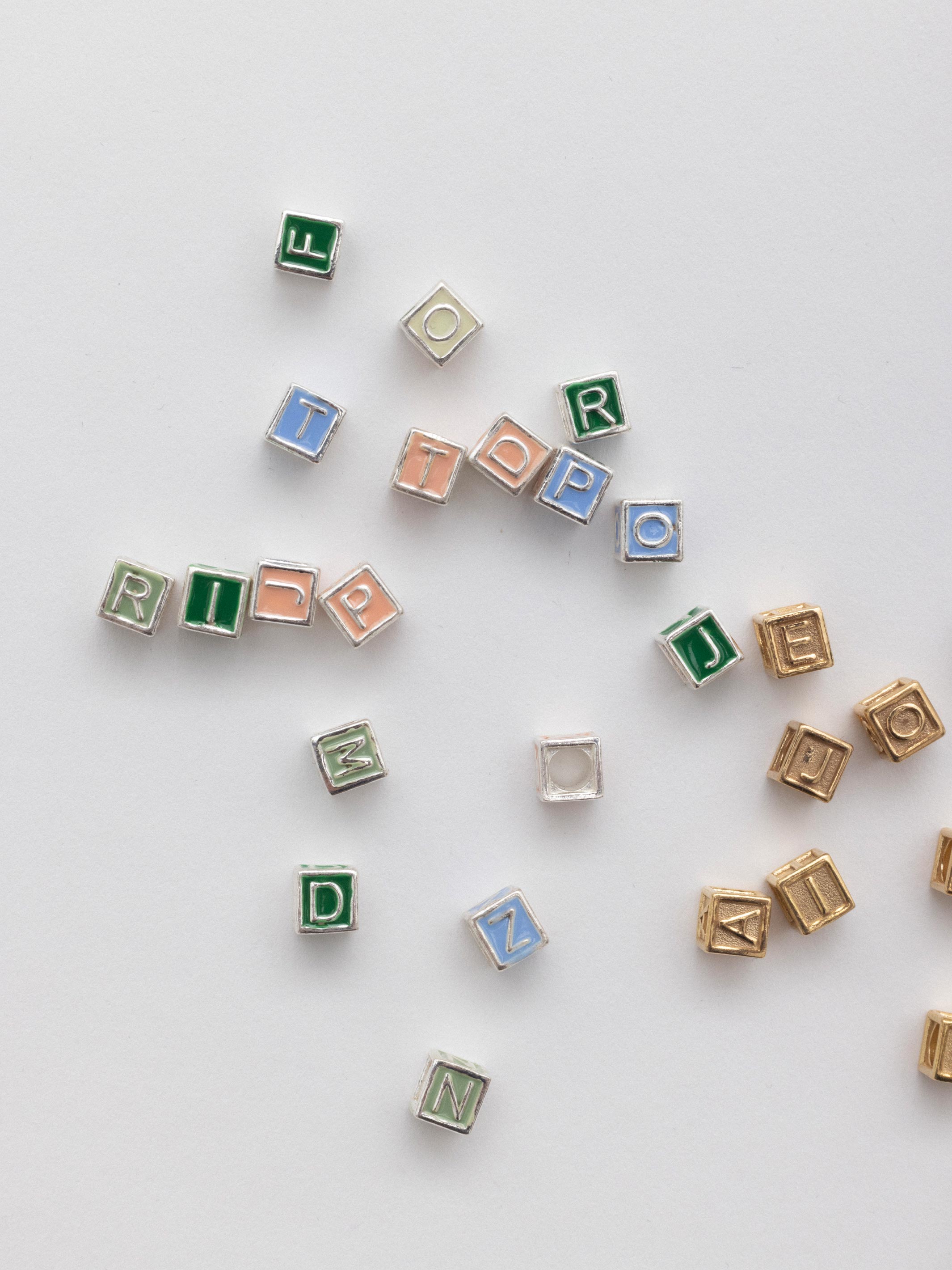 aida impact letter peal necklace gold silver