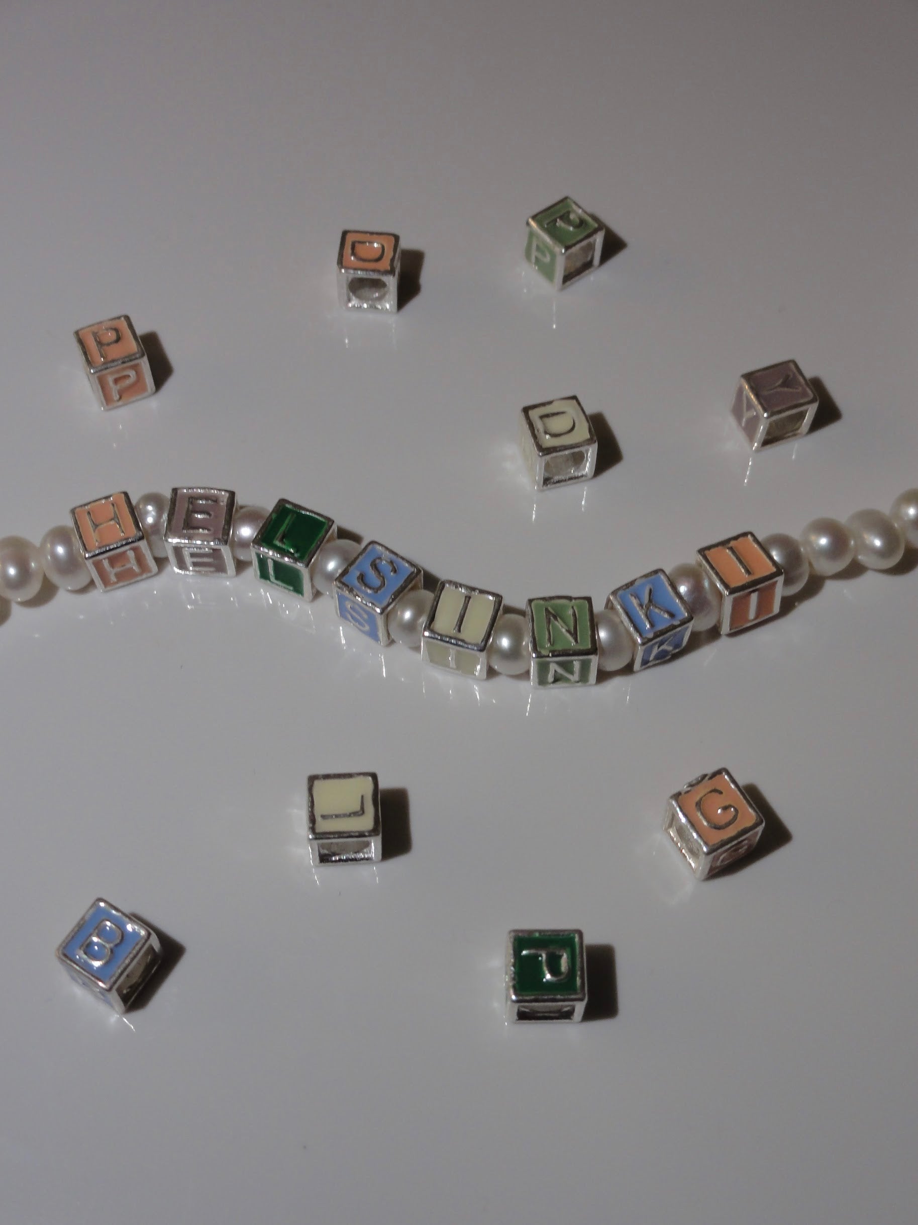 aida impact letter peal necklace gold silver