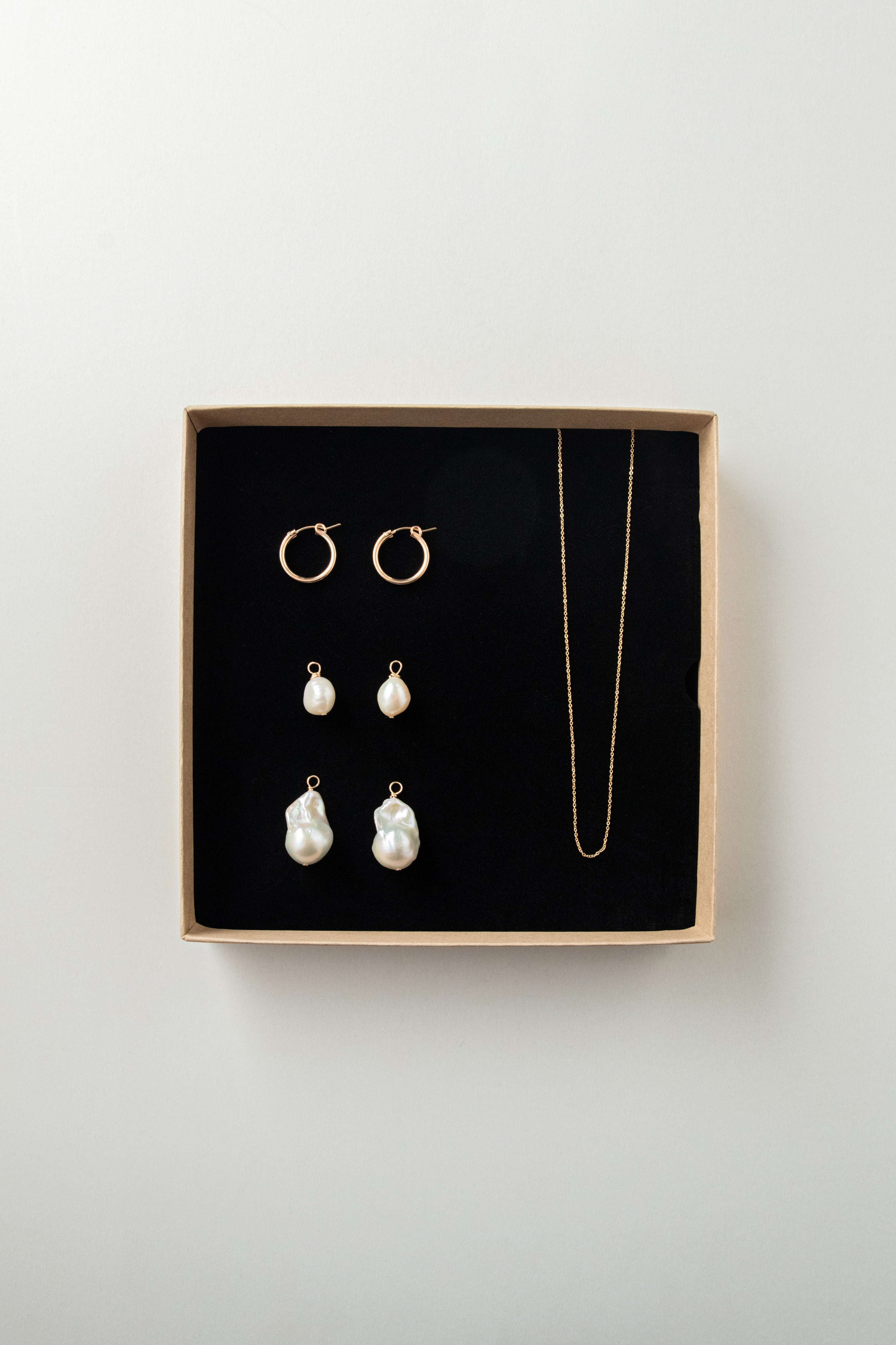 Aida Capsule Jewellery Box