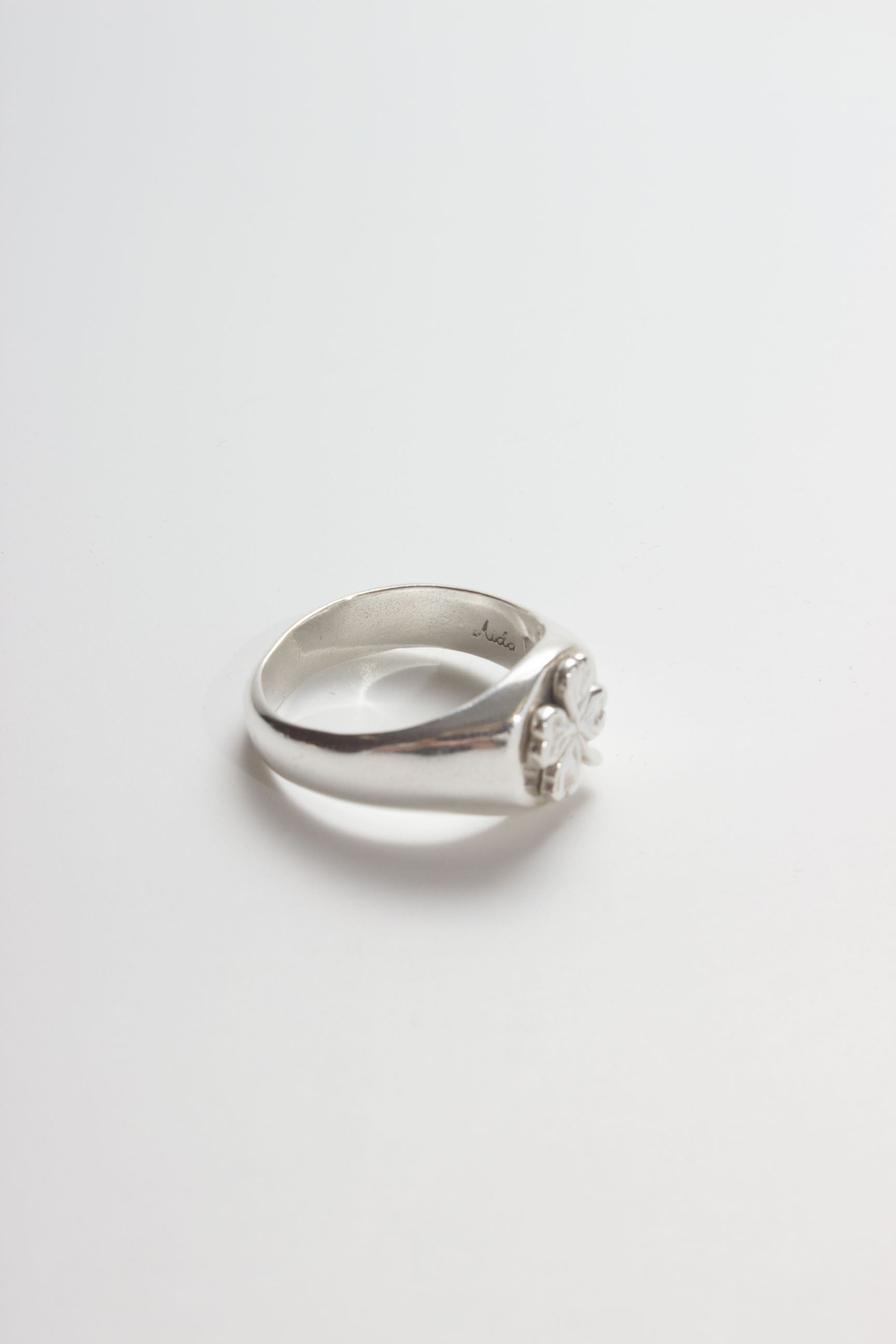 Aida Signet Ring with Lucky Clover