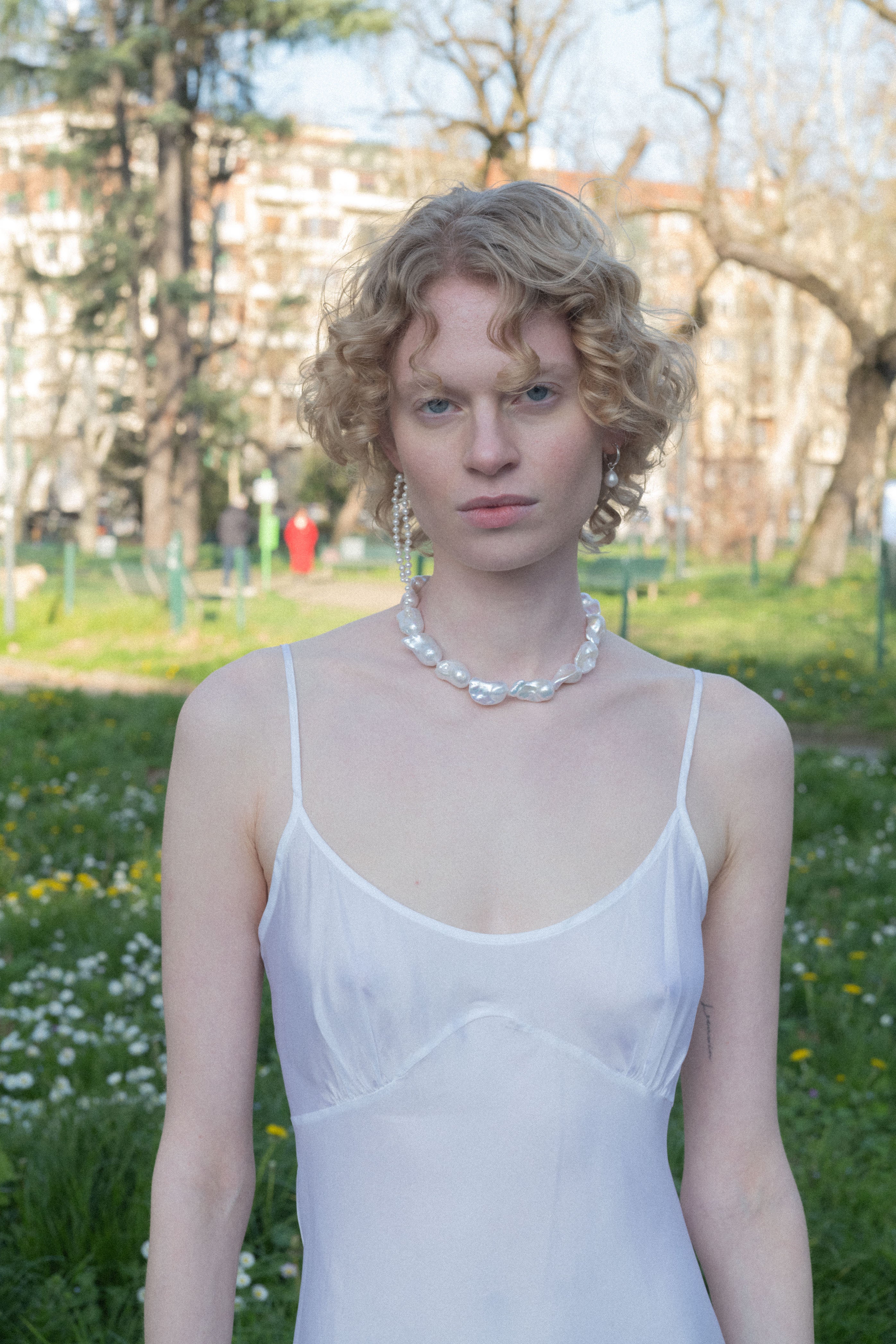 Darya Earrings White
