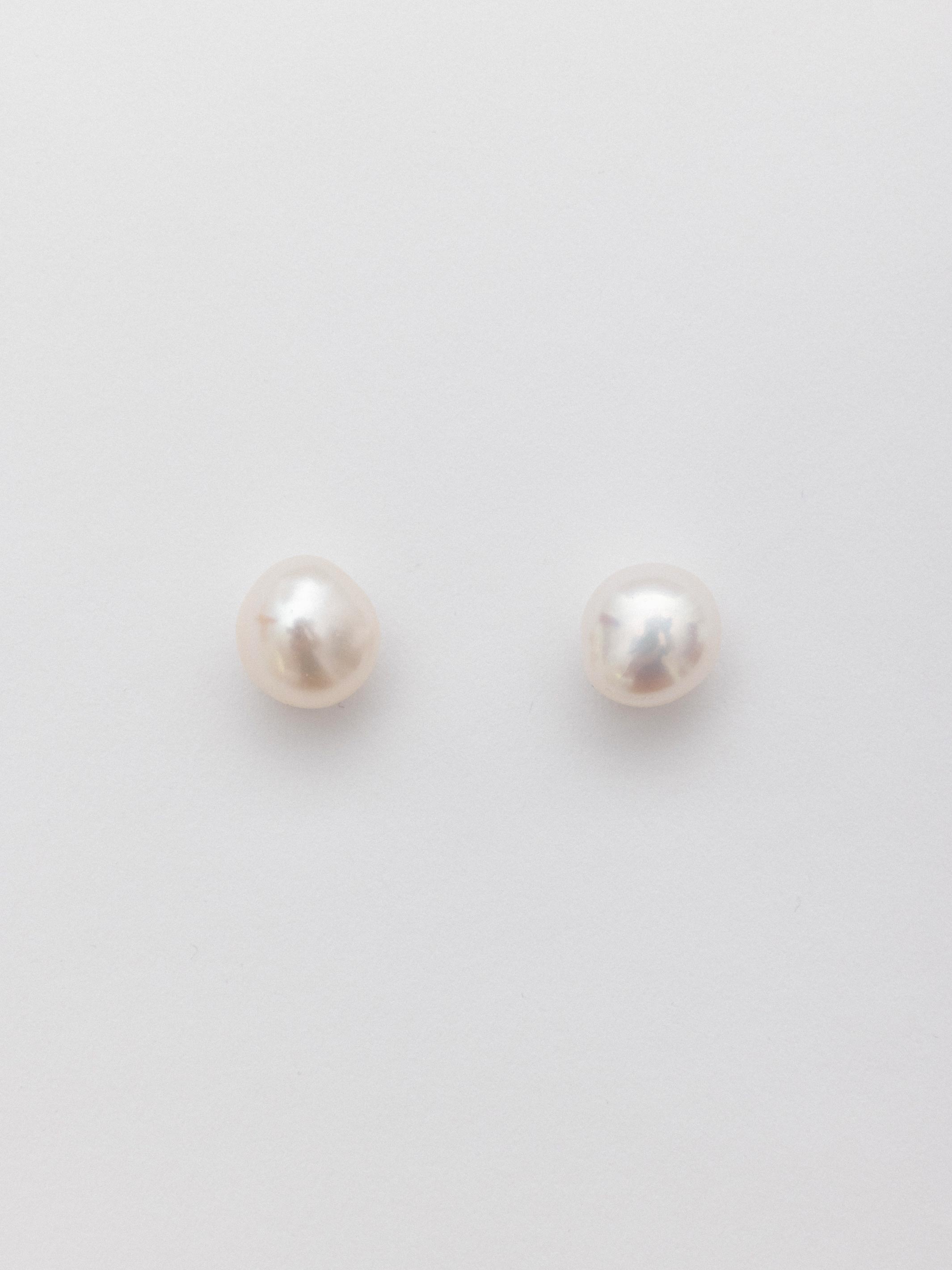 aida impact petite pearl stud earrings silver gold