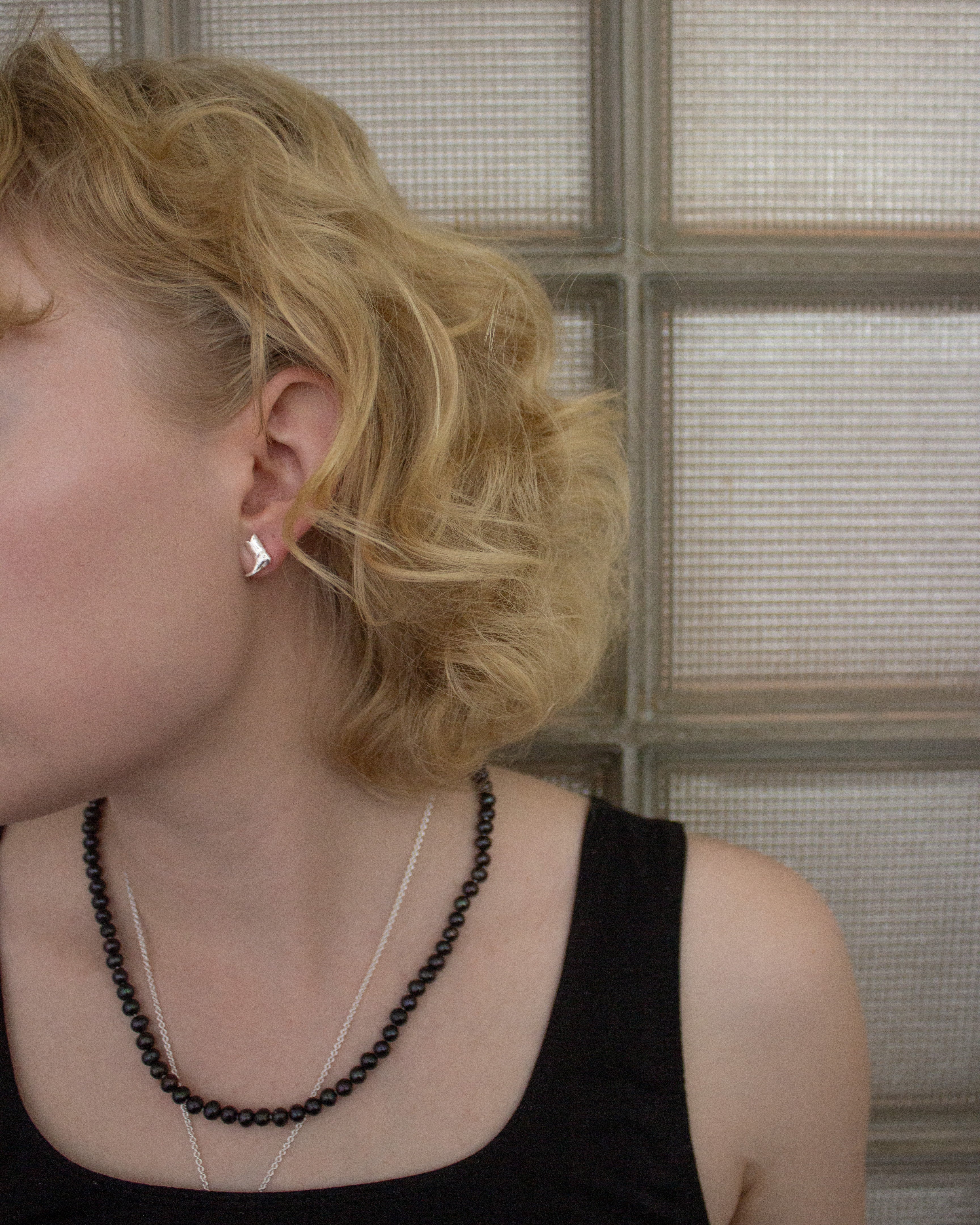 Classic Aida Mini Pearl Necklace (dark pearls)